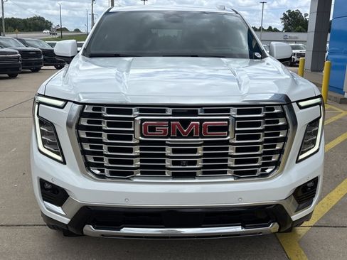 Used 2025 GMC Yukon Denali RWD image 13