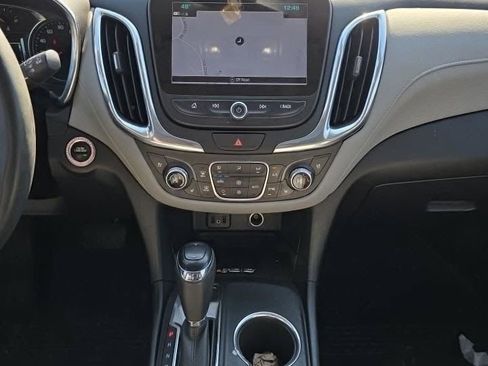 Used 2018 Chevrolet Equinox Premier image 8