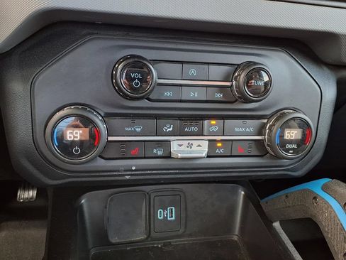 Used 2023 Ford Bronco Black Diamond w/ Sasquatch Package AWD/4WD image 25