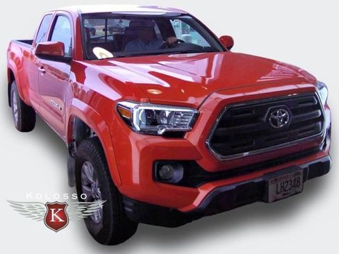 Used 2016 Toyota Tacoma SR5 w/ SR5 Appearance Package (DN) AWD/4WD image 1