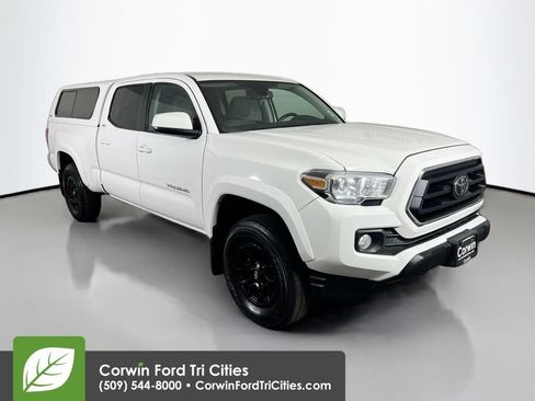 Used 2022 Toyota Tacoma SR5 AWD/4WD image 1
