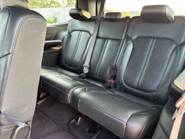 Used 2025 Jeep Wagoneer Series II AWD/4WD image 14
