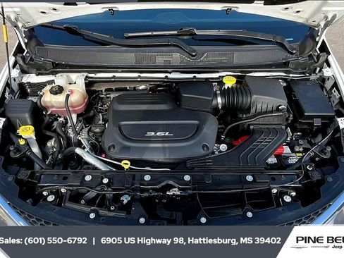 Used 2019 Chrysler Pacifica Touring Plus image 8