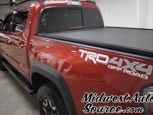 Used 2021 Toyota Tacoma TRD Off-Road w/ Technology Package image 4