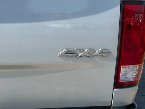 Used 2018 RAM 1500 Express AWD/4WD image 10
