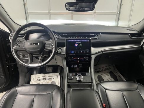 Used 2023 Jeep Grand Cherokee Limited image 19