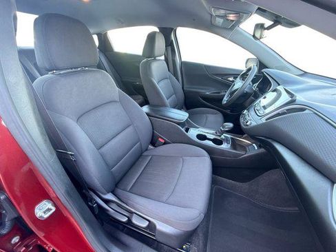 Used 2025 Chevrolet Malibu LT FWD image 25