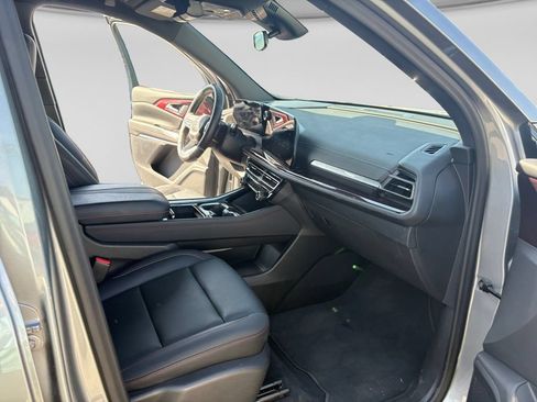 Used 2025 Chevrolet Traverse Z71 AWD/4WD image 28