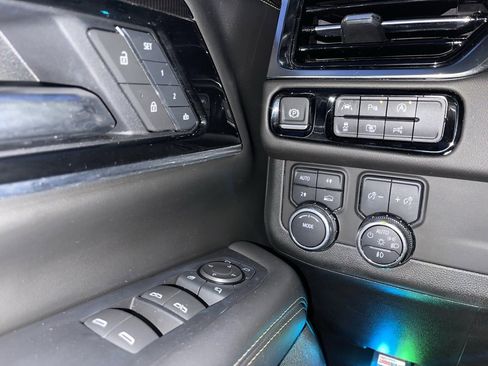 Used 2025 GMC Yukon Elevation w/ LPO, Floor Liner Package image 13