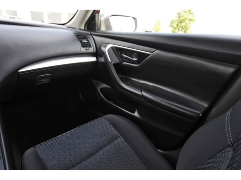 Used 2016 Nissan Altima 2.5 SV image 13