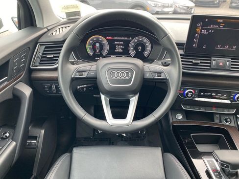 Used 2024 Audi Q5 e Premium w/ Convenience Package image 7