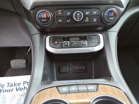 Used 2023 GMC Acadia SLE w/ Driver Convenience Package AWD/4WD image 16