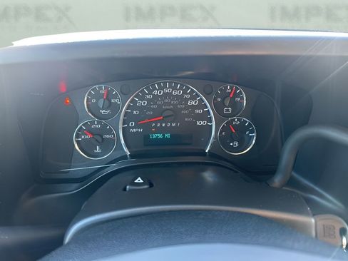 Used 2024 Chevrolet Express 2500 w/ Driver Convenience Package image 18