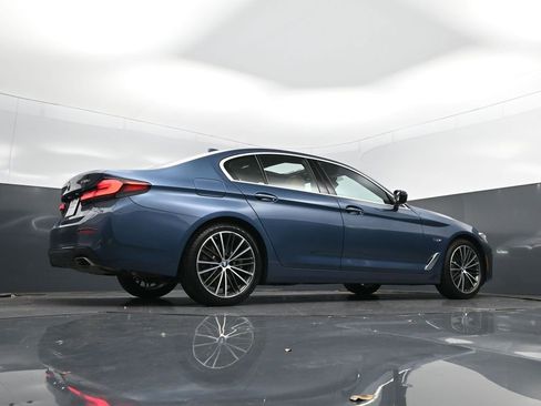 Used 2023 BMW 530e xDrive w/ Convenience Package image 42