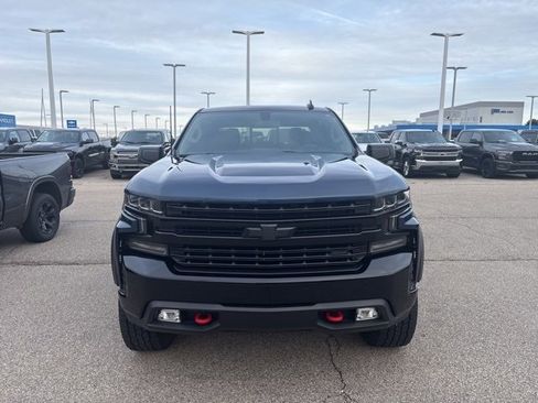 Used 2021 Chevrolet Silverado 1500 LT Trail Boss w/ Convenience Package II image 3