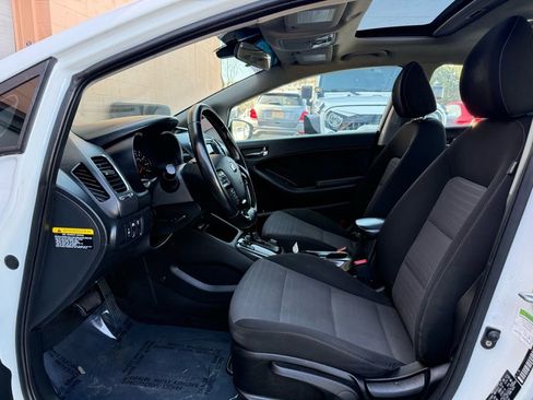 Used 2018 Kia Forte S w/ S Technology Plus Package FWD image 10