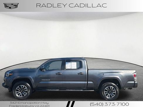 Used 2022 Toyota Tacoma TRD Sport w/ TRD Premium Sport Package AWD/4WD image 16