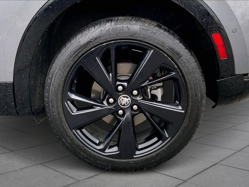 Used 2022 Buick Envision Essence w/ Technology Package II image 11