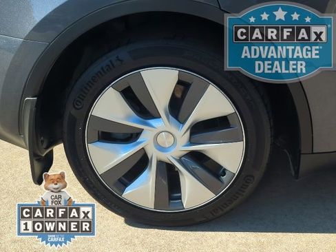 Used 2023 Tesla Model Y Performance image 3