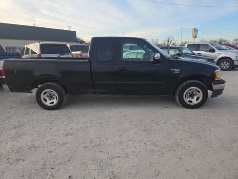 Used 1999 Ford F150 XLT image 2