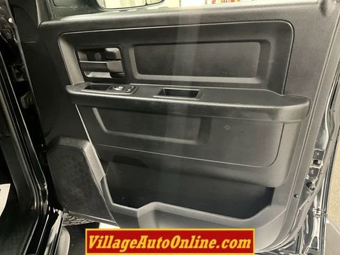 Used 2017 RAM 1500 4x4 Crew Cab image 33