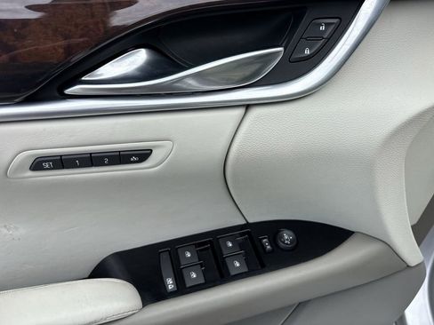 Used 2016 Cadillac XTS Platinum FWD image 25