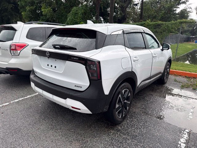 Used 2025 Nissan Kicks SV AWD/4WD image 7
