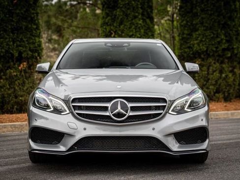 Used 2014 Mercedes-Benz E 550 4MATIC Sedan image 19