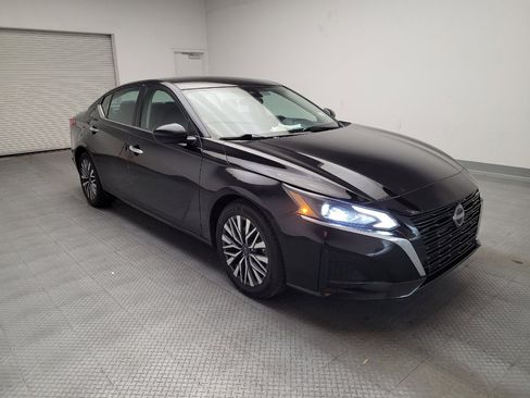 Used 2023 Nissan Altima 2.5 SV image 13