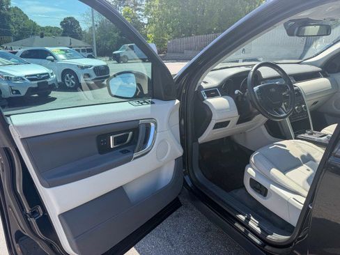Used 2016 Land Rover Discovery Sport HSE AWD/4WD image 11