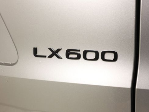 Used 2023 Lexus LX 600 F Sport w/ Accessory Package (Z1) AWD/4WD image 36