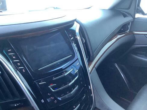 Used 2019 Cadillac Escalade 4WD w/ LPO, Radiant Package image 17
