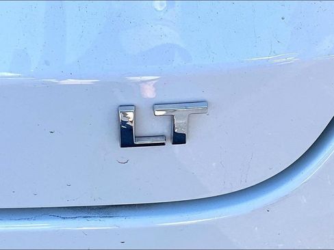 Used 2025 Chevrolet Trax LT FWD image 24