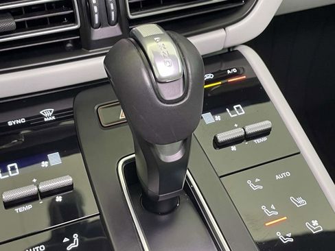 Used 2024 Porsche Macan image 34