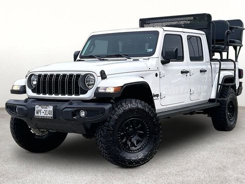 Used 2025 Jeep Gladiator Sport image 14