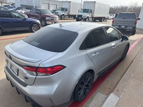 Used 2024 Toyota Corolla SE image 3