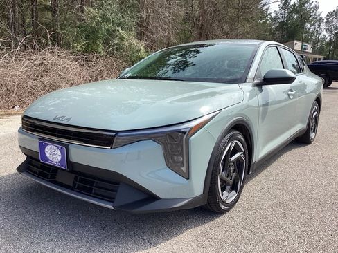 Used 2025 Kia K4 EX image 3