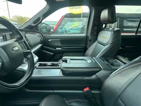 Used 2025 Ford Expedition Tremor AWD/4WD image 19