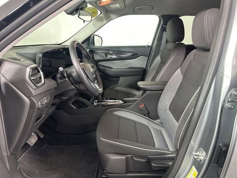 Used 2024 Chevrolet TrailBlazer LT w/ LT Cold Weather Package image 22