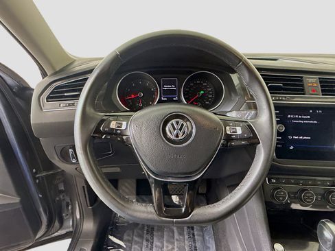 Used 2020 Volkswagen Tiguan SE image 13