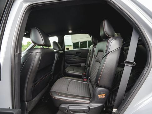 Used 2023 Nissan Pathfinder Rock Creek AWD/4WD image 35