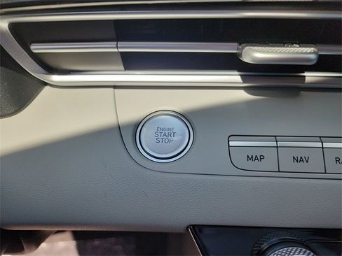 New 2025 Hyundai Elantra Limited image 25