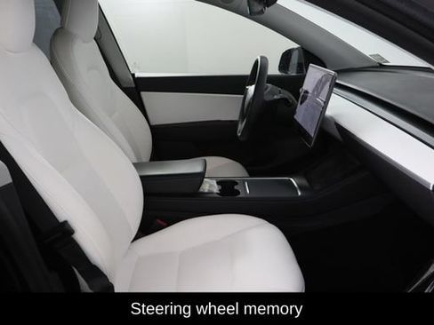 Used 2021 Tesla Model Y Long Range AWD/4WD image 11