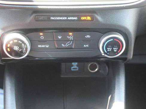 Used 2022 Ford Escape SE FWD image 35