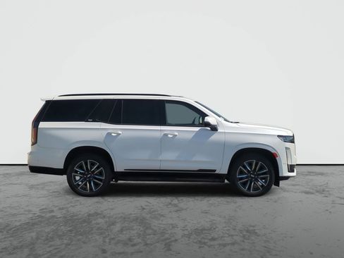 Certified 2024 Cadillac Escalade Sport AWD/4WD image 9
