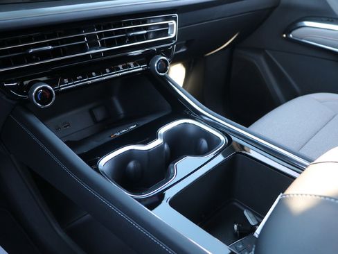 New 2026 Chevrolet Traverse LT image 25