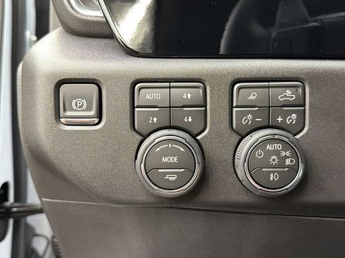 Used 2026 Chevrolet Silverado 1500 LTZ AWD/4WD image 31