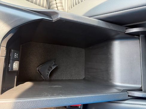 Used 2020 Toyota Camry SE FWD image 26