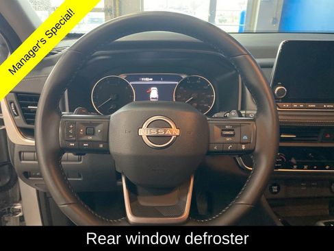 Used 2025 Nissan Rogue SV AWD/4WD image 6