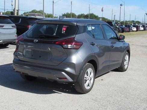 Used 2023 Nissan Kicks S FWD image 3